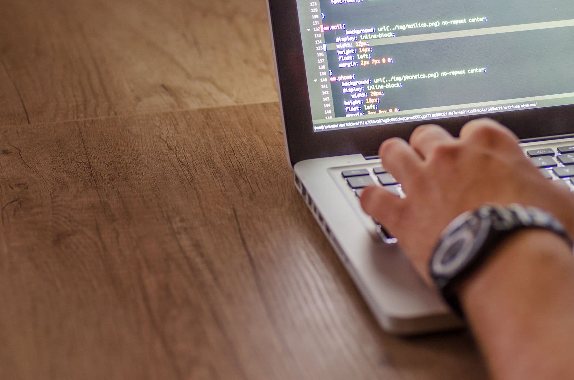 Shopify vs WooCommerce: which platform for your store